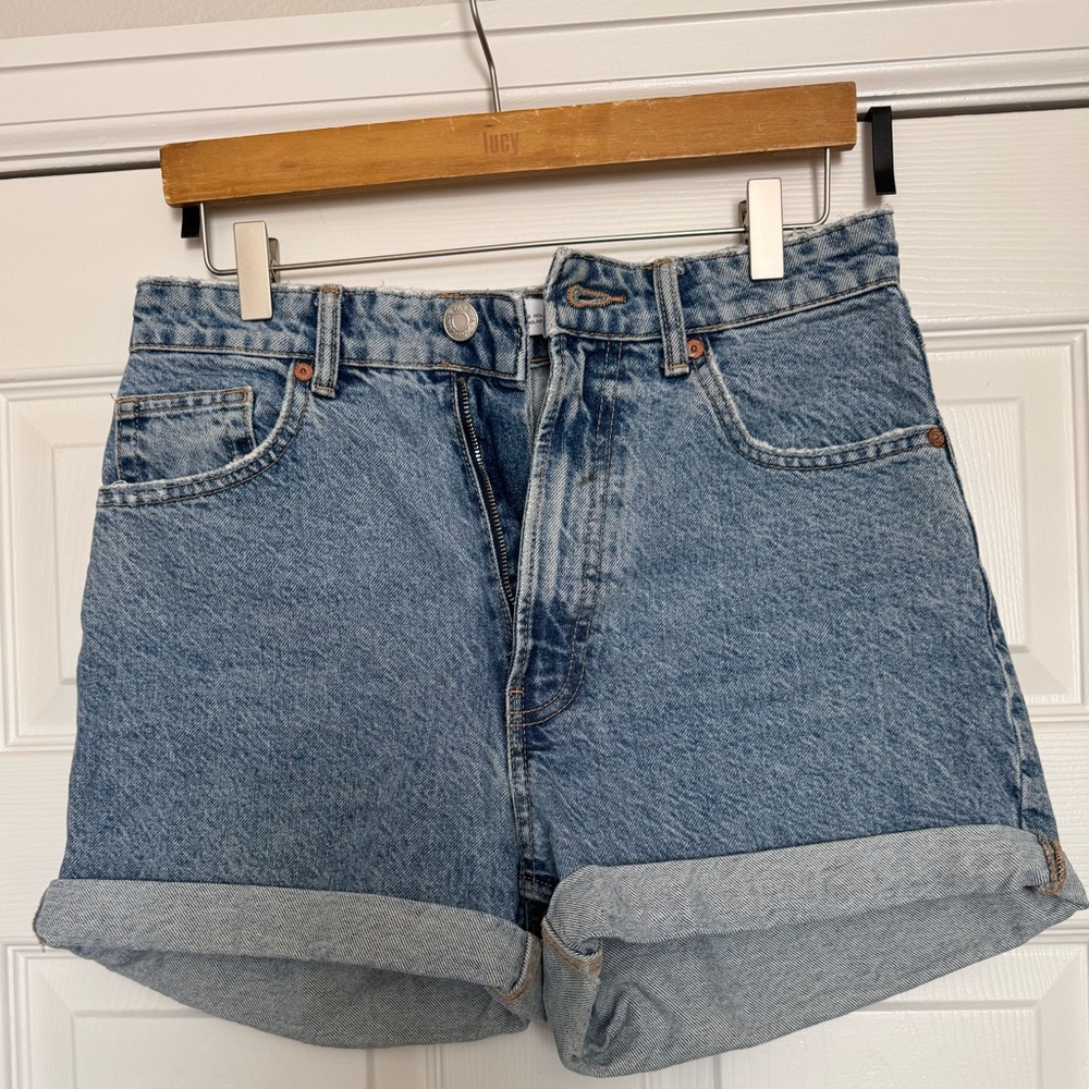 Women’s rolled up Jean shorts